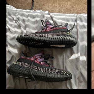 Yeezy boost 350 v2 . Never worn